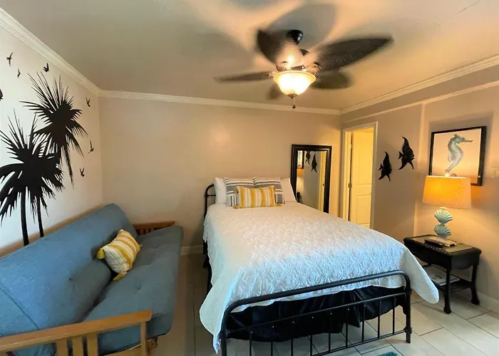 Suite Retreat @ Beachview 226